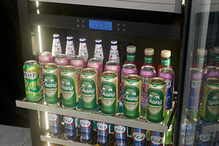 Elektrische zwarte glazen deur - Wine Beer Cooler recensie en prijs